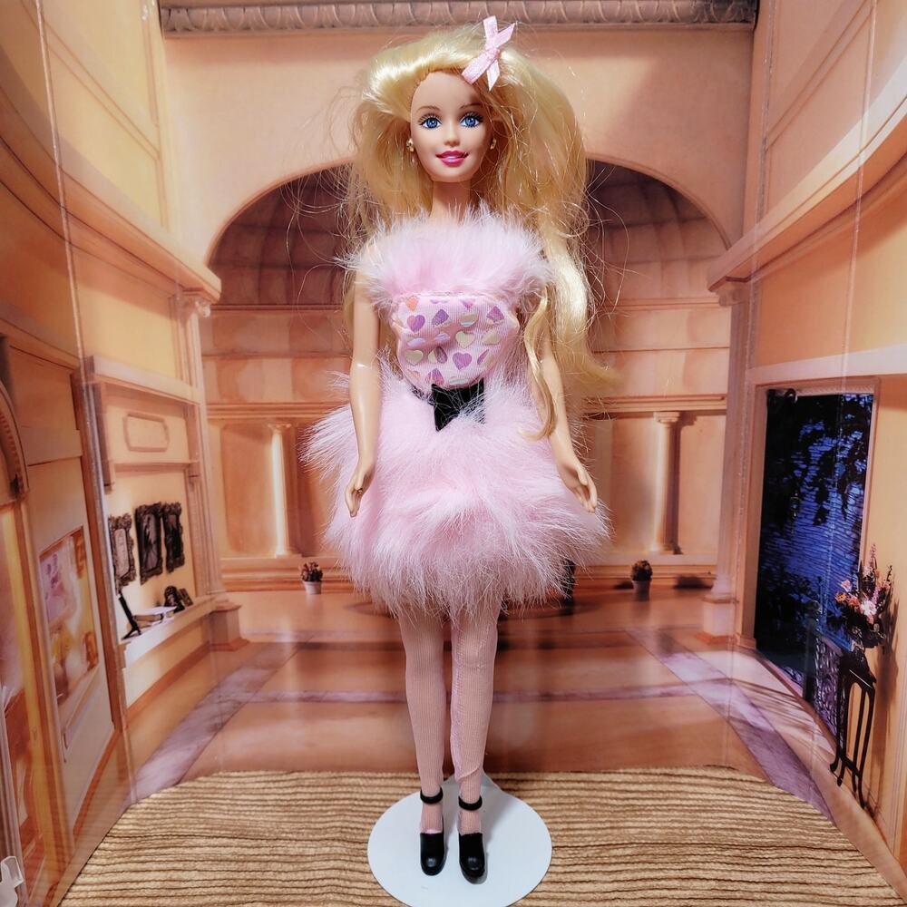 GLAM N GROOM Barbie Doll 1999 #27271 in Original Pink Outfit